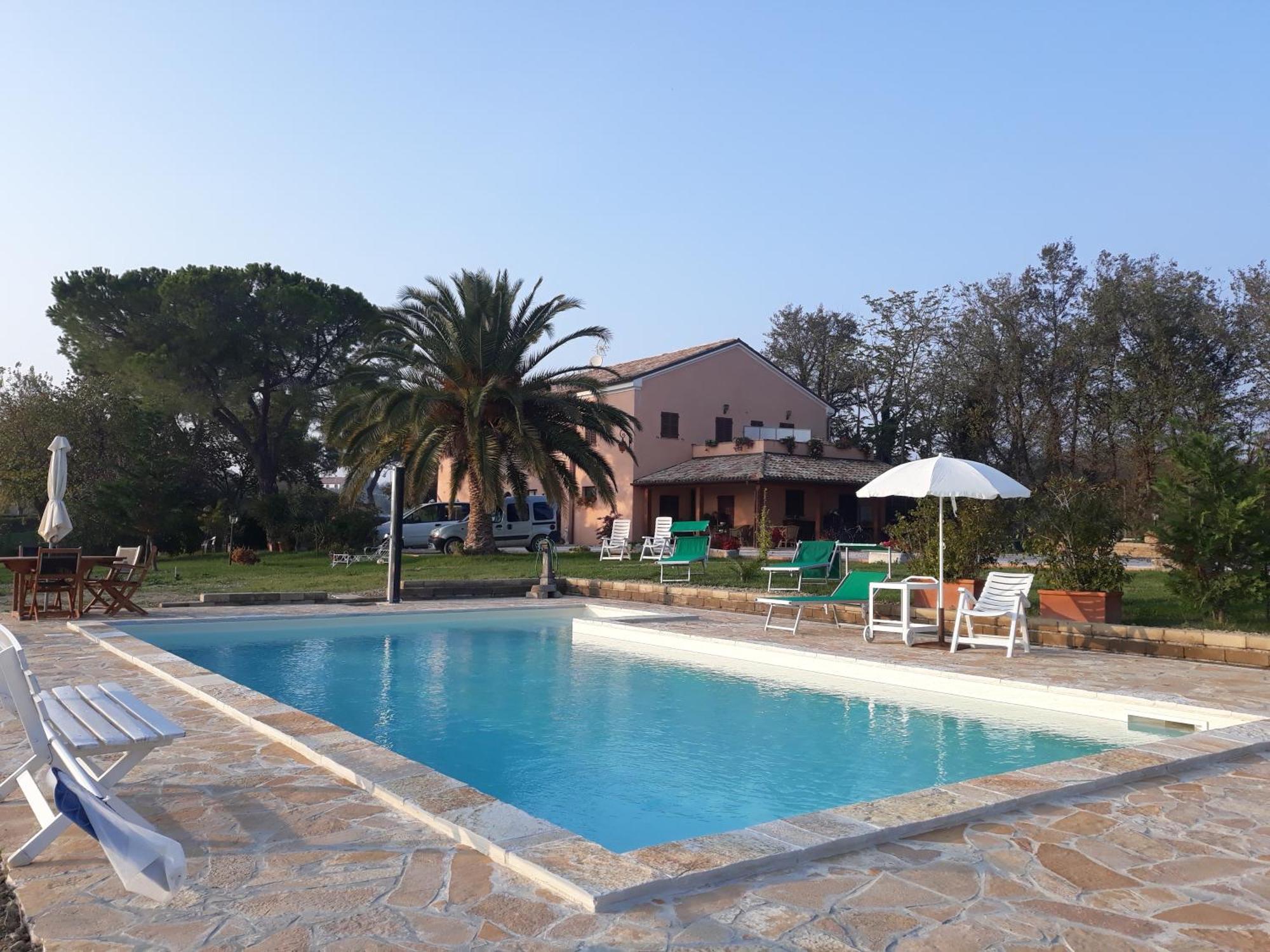 Appartamento Fronte Piscina Montemarciano Exterior foto